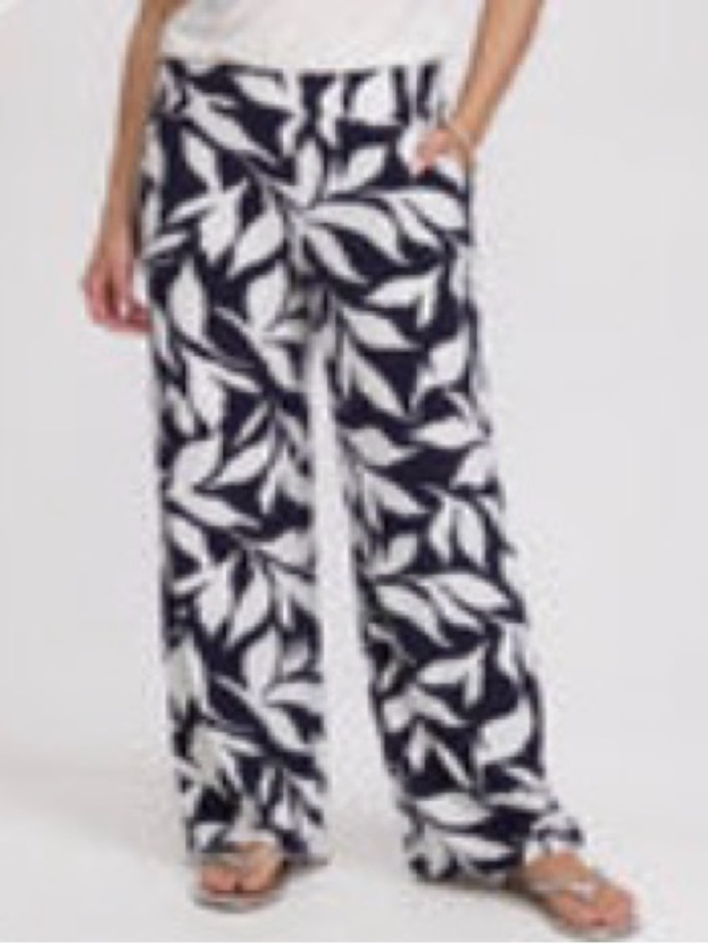 Laura- Leaf-Print Wide Leg Pants in Navy & White, NWT- XL - Picture 3 of 6